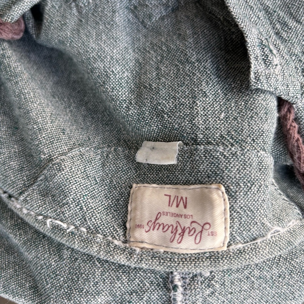 Light hoodie with crochet - Picture 10 of 10
